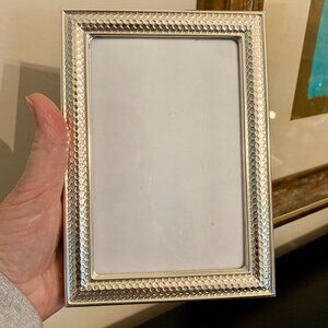 Beautiful Honeycomb/Braided Chain Silver Tone 5x7 Isaac Jacob Photo Frame